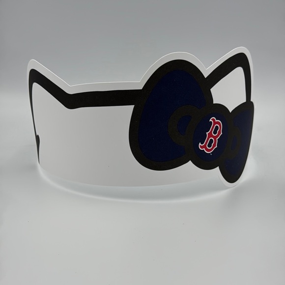 BRAND‎ NEW Hello Kitty Boston Red Sox Crown - Picture 1 of 6